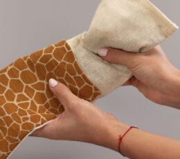 Lavender Natural Cotton and Juco Eye Pillow in Gift Box - Madagascar Giraffe