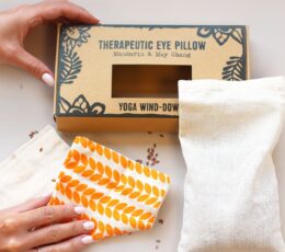 Agnes + Cat Eye Pillow - Yoga wind-down