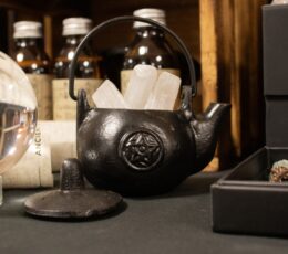 Small Cast Iron Ritual Pot with Pentagon 8x8x10cm