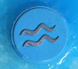 Set of Zodiac Bath Fizzers with Horoscope - Aquarius