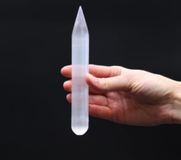 Selenite Wand - 16 cm (Point one End)