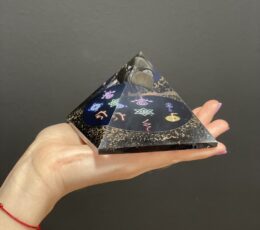 Orgonite Pyramid - Midnight Reiki - 90mm