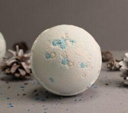 Snowflake Bath Bomb - Blueberries