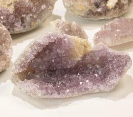 Small Assorted Amethyst Geodes - 3-5 cm   (aprox 1KG) 4-6 pieces